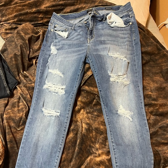 Distressed jeans - Picture 1 of 1
